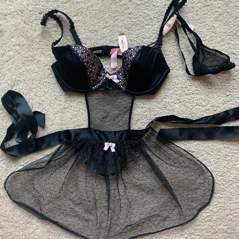 Victoria’s Secret Vintage Lingerie Set, Black/Pink, Size 34C NWT